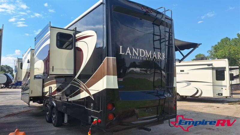 2019 HEARTLAND LANDMARK LAFYETTE 365   - Photo 4 - Liberty, TX 77575