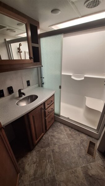 2019 HEARTLAND LANDMARK LAFYETTE 365   - Photo 24 - Liberty, TX 77575