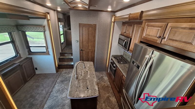 2019 HEARTLAND LANDMARK LAFYETTE 365   - Photo 14 - Liberty, TX 77575