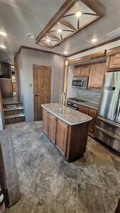 2019 HEARTLAND LANDMARK LAFYETTE 365   - Photo 9 - Liberty, TX 77575