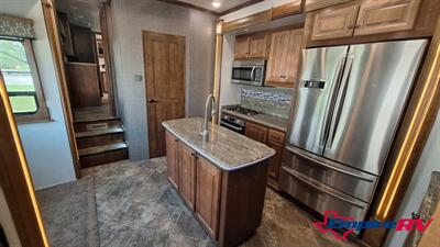 2019 HEARTLAND LANDMARK LAFYETTE 365   - Photo 10 - Liberty, TX 77575