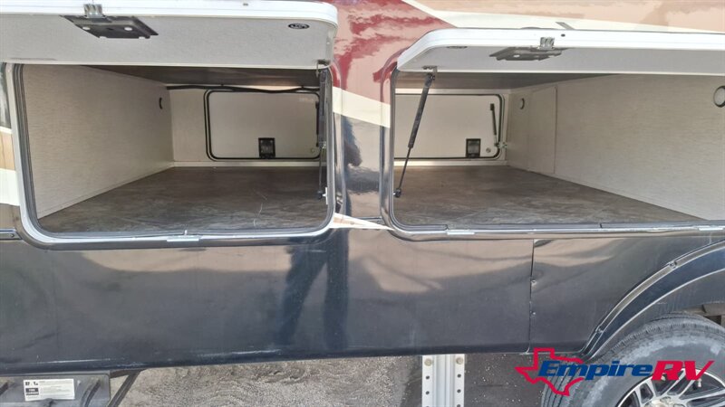 2019 HEARTLAND LANDMARK LAFYETTE 365   - Photo 6 - Liberty, TX 77575