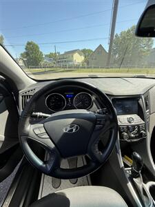 2013 Hyundai SONATA Hybrid Limited   - Photo 7 - Little River, SC 29566