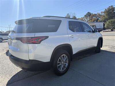 2022 Chevrolet Traverse LT Cloth   - Photo 5 - Little River, SC 29566