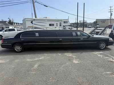 2007 Lincoln Town Car Executive   - Photo 11 - Little River, SC 29566