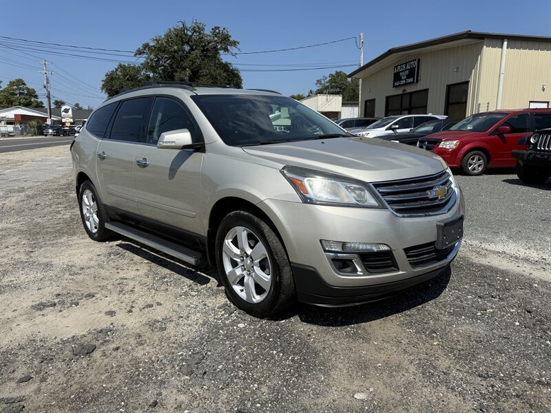 2017 Chevrolet Traverse LT - Photo 1 - Little River, SC 29566