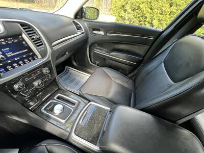 2018 Chrysler 300 Series Limited   - Photo 14 - Cadyville, NY 12918
