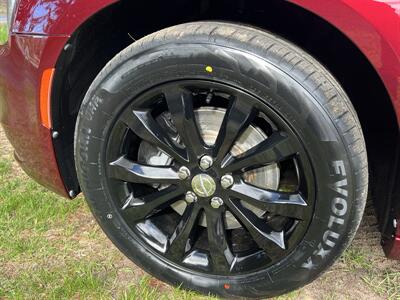 2018 Chrysler 300 Series Limited   - Photo 16 - Cadyville, NY 12918