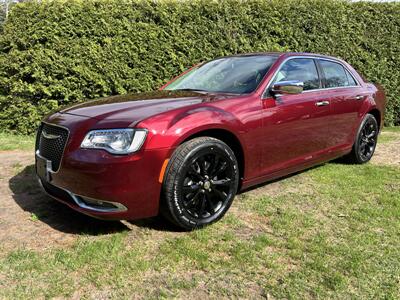 2018 Chrysler 300 Series Limited   - Photo 1 - Cadyville, NY 12918