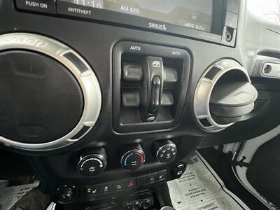 2017 Jeep Wrangler Sahara   - Photo 17 - Cadyville, NY 12918