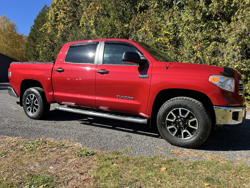 2017 Toyota Tundra SR5  Crew Max - Photo 1 - Cadyville, NY 12918