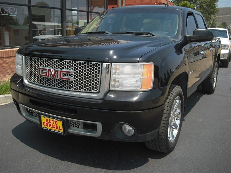 2013 GMC Sierra 4WD Crew Cab Short Box's photo