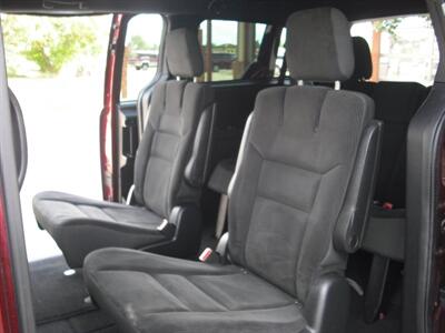 2019 Dodge Grand Caravan SE Plus   - Photo 15 - Gunnison, CO 81230