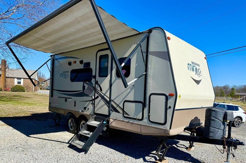 2018 FOREST RIVER ROCKWOOD 2104S   - Photo 1 - Crossville, AL 35962