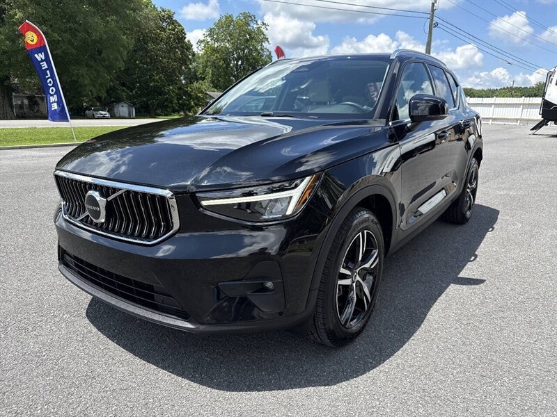 2023 Volvo XC40 B5 Plus Bright Theme   - Photo 1 - Crossville, AL 35962