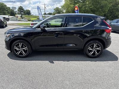 2023 Volvo XC40 B5 Plus Bright Theme - Photo 2 - Crossville, AL 35962