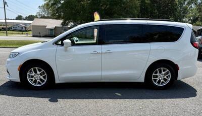 2022 Chrysler Pacifica Touring L   - Photo 2 - Crossville, AL 35962