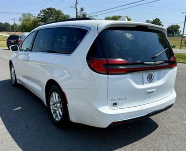 2022 Chrysler Pacifica Touring L   - Photo 3 - Crossville, AL 35962