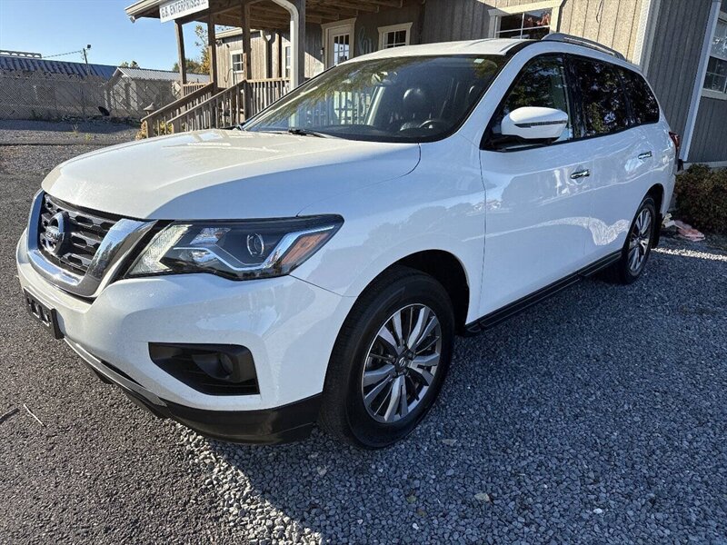 2019 Nissan Pathfinder SL  