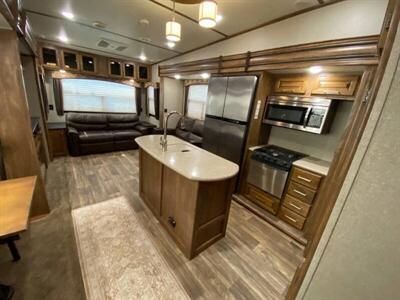 2019 KEYSTONE 380MB LAREDO   - Photo 8 - Crossville, AL 35962