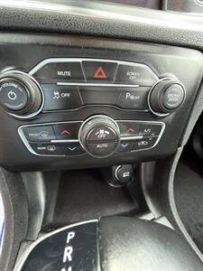 2018 Dodge Charger SXT Plus   - Photo 8 - Crossville, AL 35962