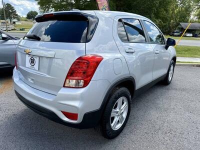 2022 Chevrolet Trax LS   - Photo 2 - Crossville, AL 35962