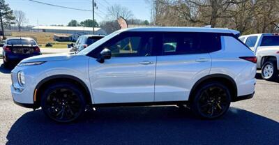 2022 Mitsubishi Outlander Black Edition   - Photo 2 - Crossville, AL 35962