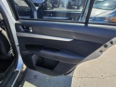 2012 Subaru Outback 2.5i   - Photo 12 - Redding, CA 96001