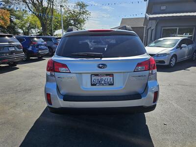 2012 Subaru Outback 2.5i   - Photo 6 - Redding, CA 96001