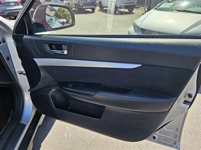 2012 Subaru Outback 2.5i   - Photo 10 - Redding, CA 96001
