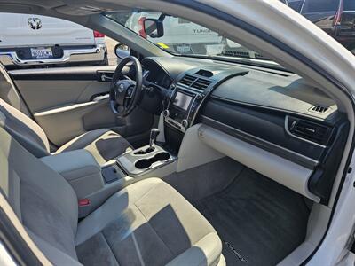 2014 Toyota Camry Hybrid LE   - Photo 10 - Redding, CA 96001
