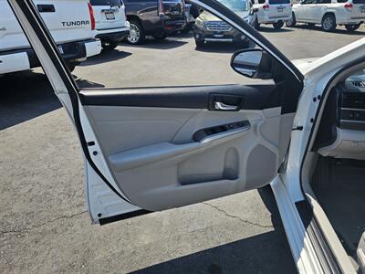 2014 Toyota Camry Hybrid LE   - Photo 16 - Redding, CA 96001