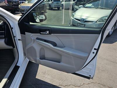 2014 Toyota Camry Hybrid LE   - Photo 9 - Redding, CA 96001