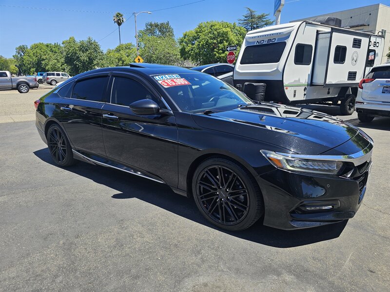 2018 Honda Accord Touring   - Photo 1 - Redding, CA 96001