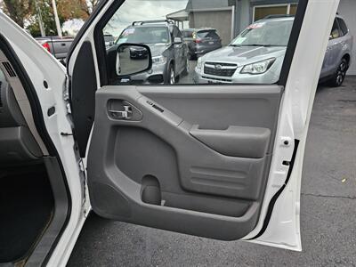 2017 Nissan Frontier SV - Photo 10 - Redding, CA 96001