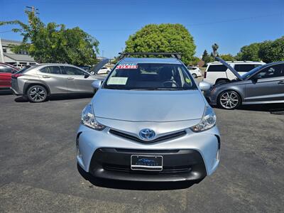 2016 Toyota Prius v Three - Photo 2 - Redding, CA 96001