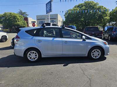 2016 Toyota Prius v Three - Photo 8 - Redding, CA 96001