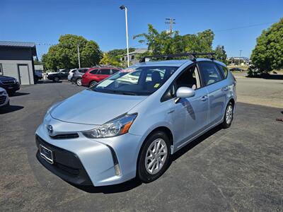 2016 Toyota Prius v Three - Photo 3 - Redding, CA 96001