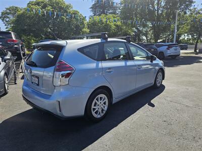 2016 Toyota Prius v Three - Photo 7 - Redding, CA 96001