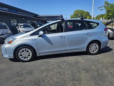 2016 Toyota Prius v Three - Photo 4 - Redding, CA 96001