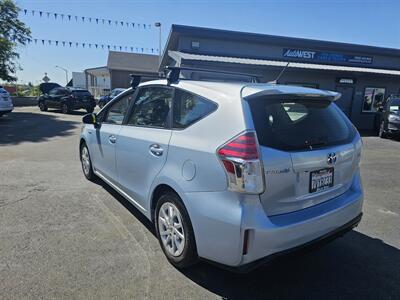 2016 Toyota Prius v Three - Photo 5 - Redding, CA 96001