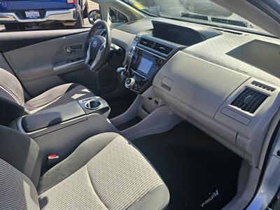 2016 Toyota Prius v Three - Photo 9 - Redding, CA 96001
