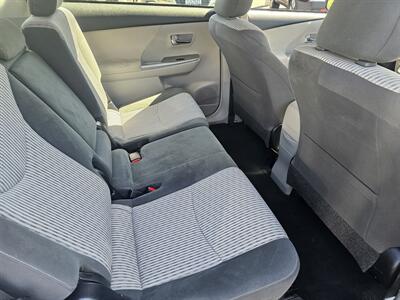 2016 Toyota Prius v Three - Photo 11 - Redding, CA 96001