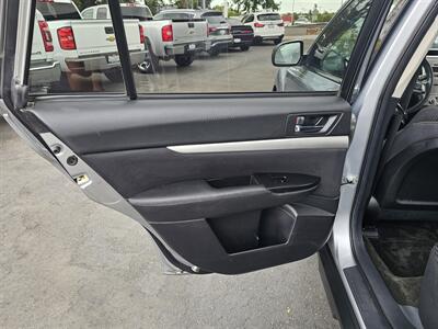 2012 Subaru Outback 2.5i   - Photo 14 - Redding, CA 96001