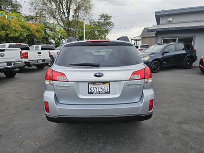 2012 Subaru Outback 2.5i   - Photo 6 - Redding, CA 96001