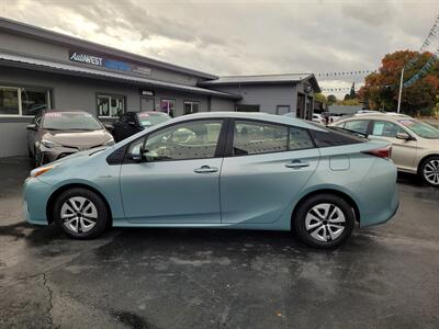 2016 Toyota Prius Two   - Photo 4 - Redding, CA 96001