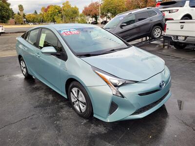 2016 Toyota Prius Two   - Photo 1 - Redding, CA 96001