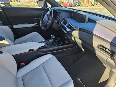 2019 Lexus UX 250h   - Photo 9 - Redding, CA 96001