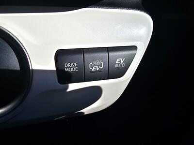 2017 Toyota Prius Prime Advanced   - Photo 12 - Redding, CA 96001
