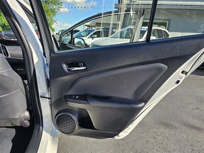 2017 Toyota Prius Prime Advanced   - Photo 10 - Redding, CA 96001